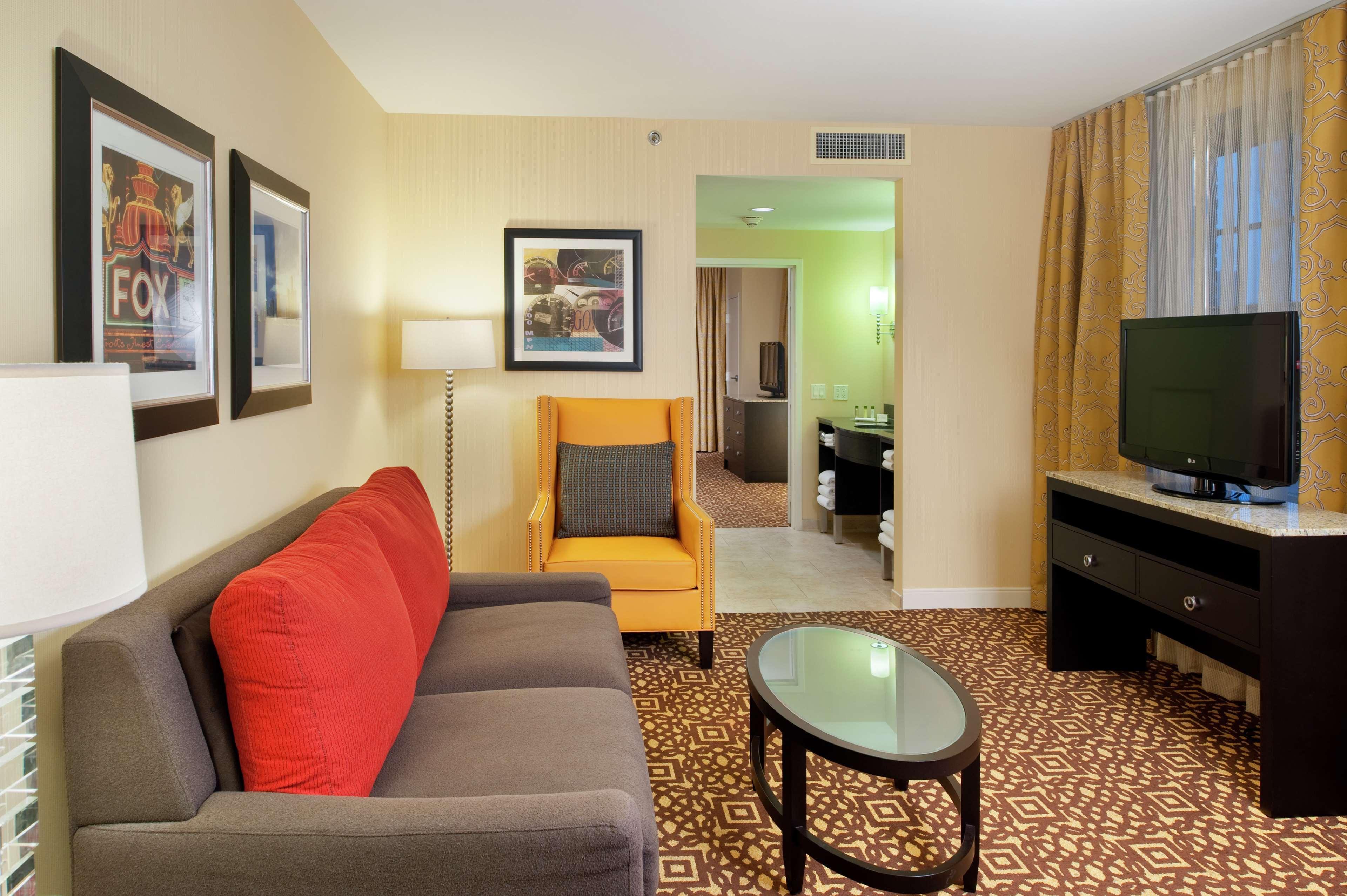 Doubletree By Hilton Downtown - Shelby Hotel Detroit