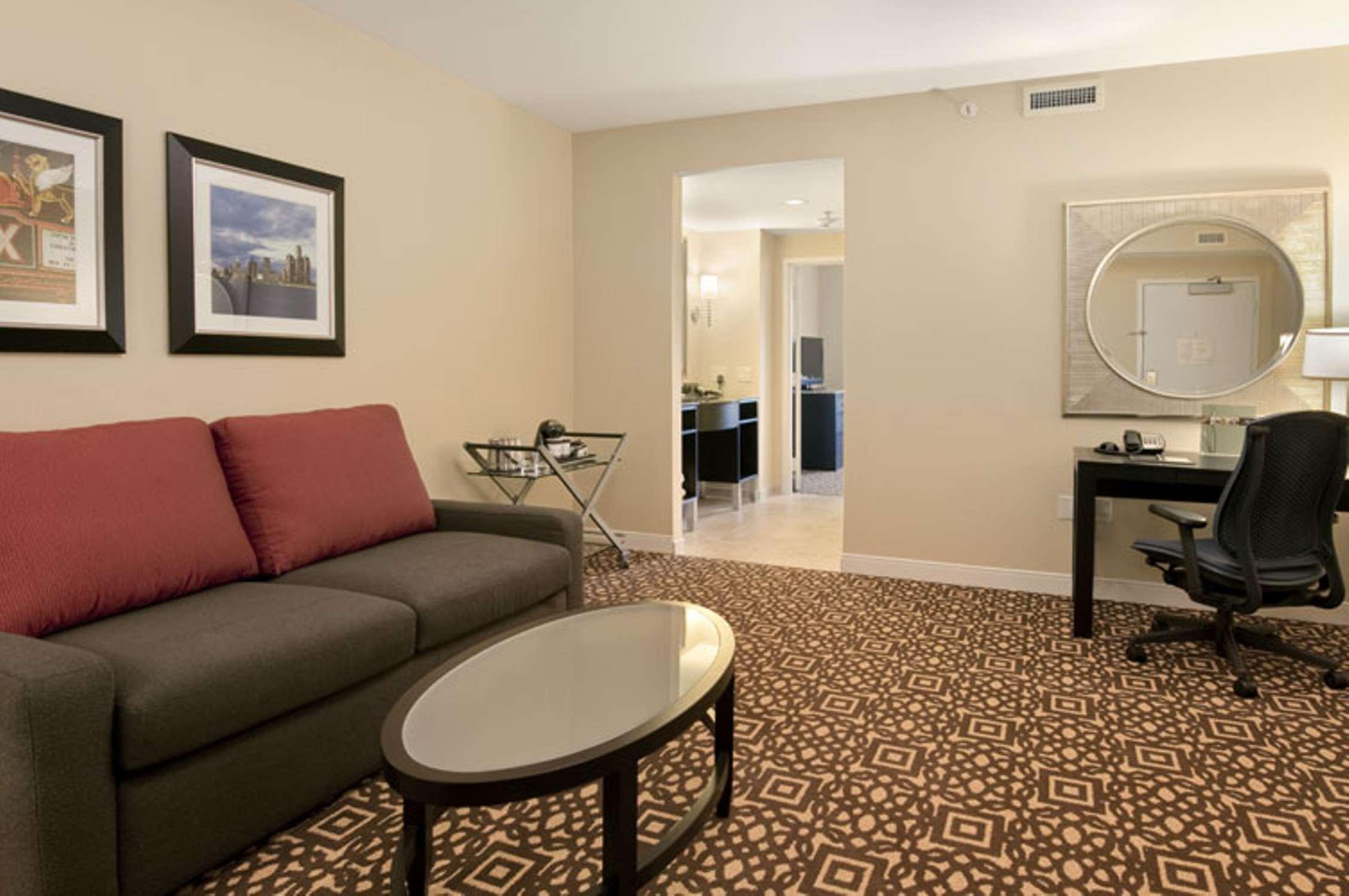 Doubletree By Hilton Downtown - Shelby Detroit