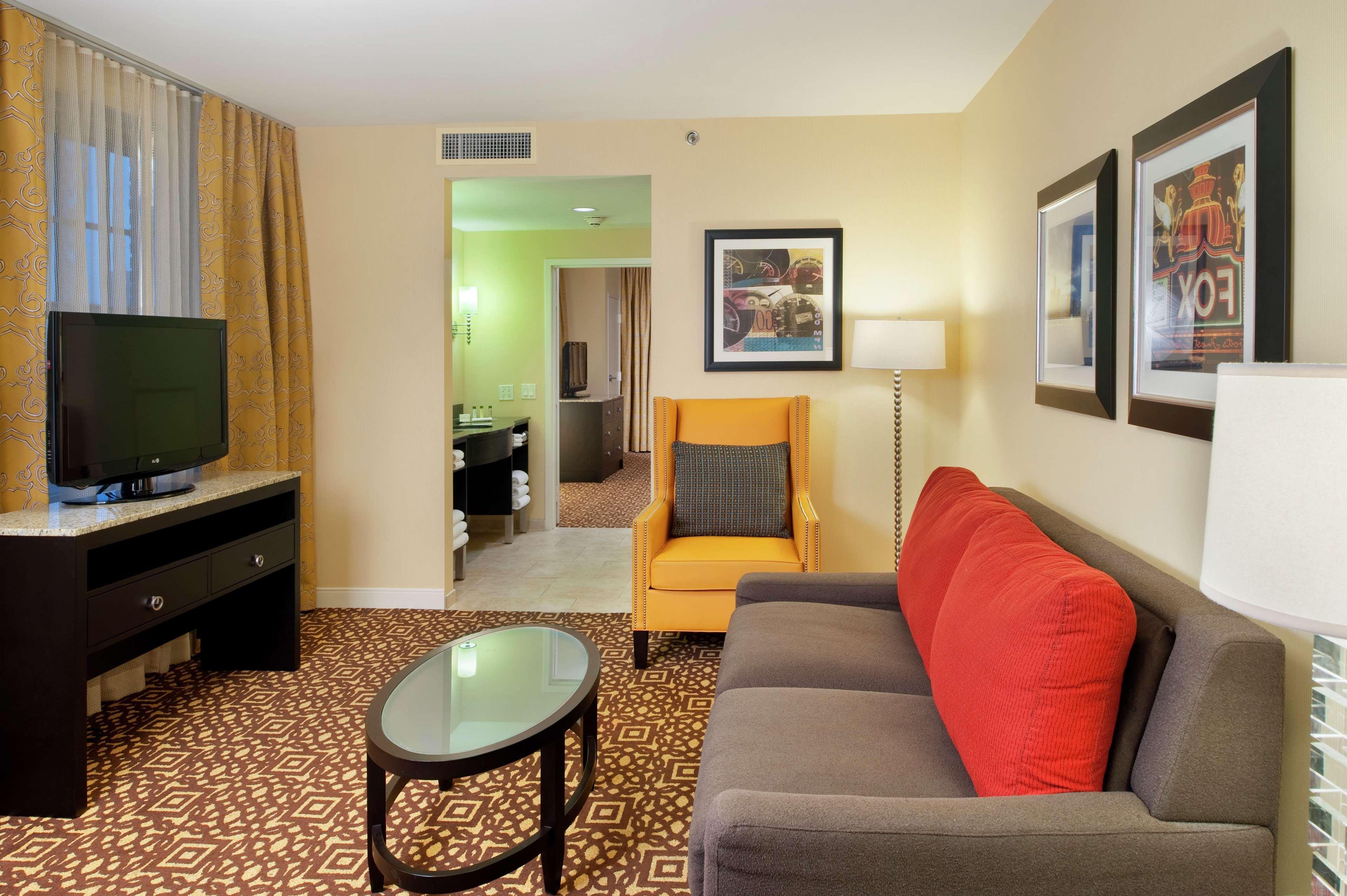 Doubletree By Hilton Downtown - Shelby