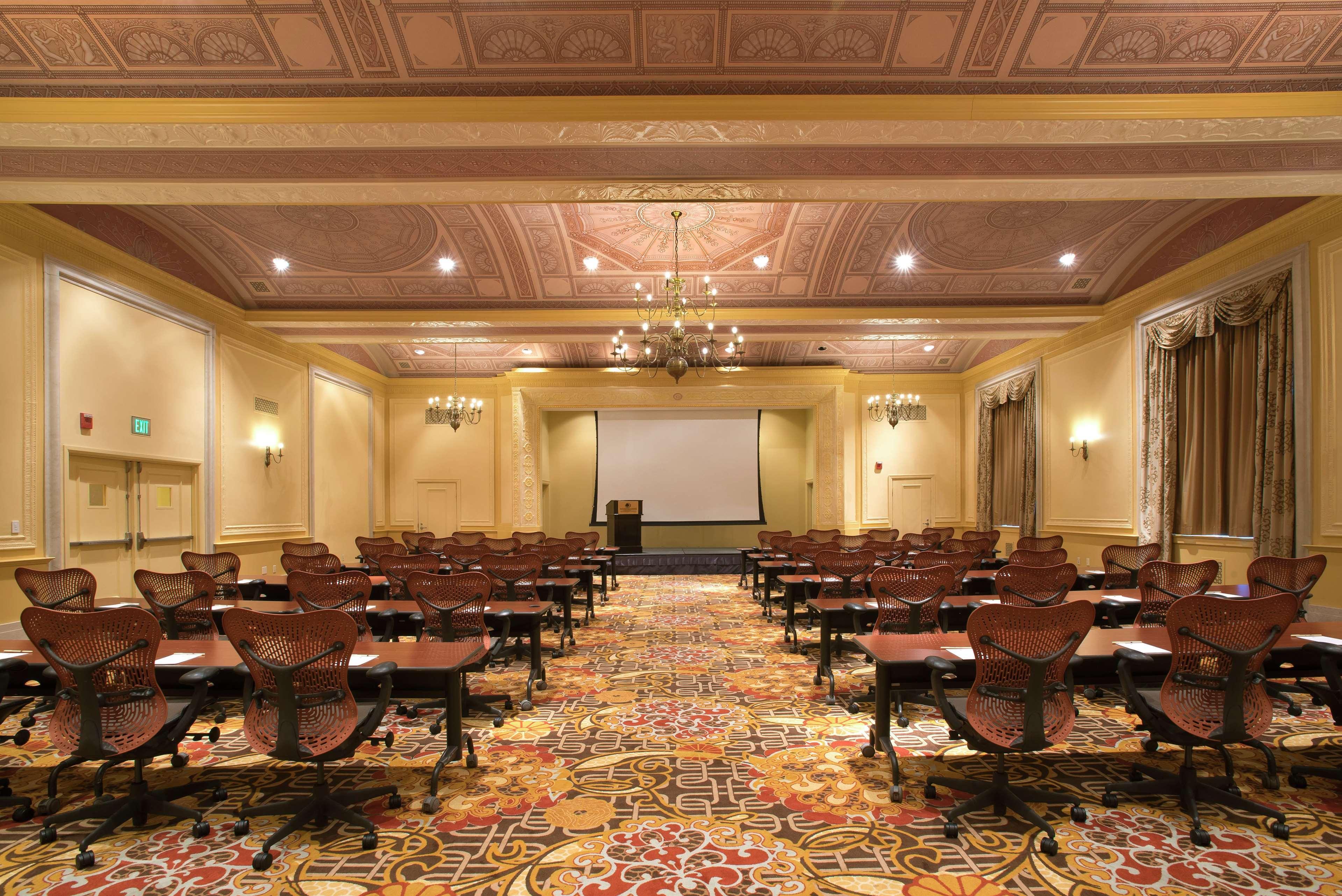 Hotel Doubletree By Hilton Downtown - Shelby Detroit