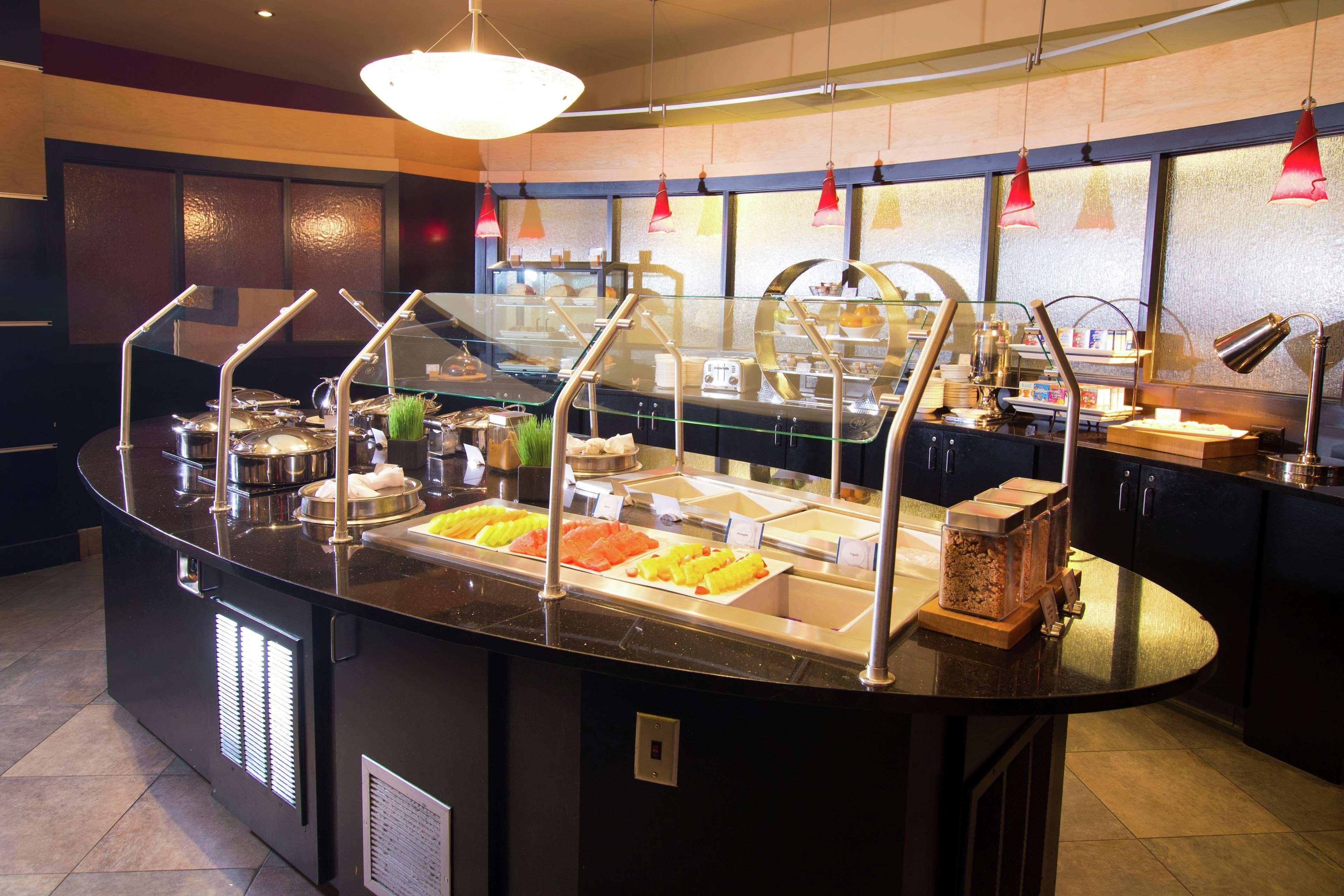 Doubletree By Hilton Downtown - Shelby Hotel