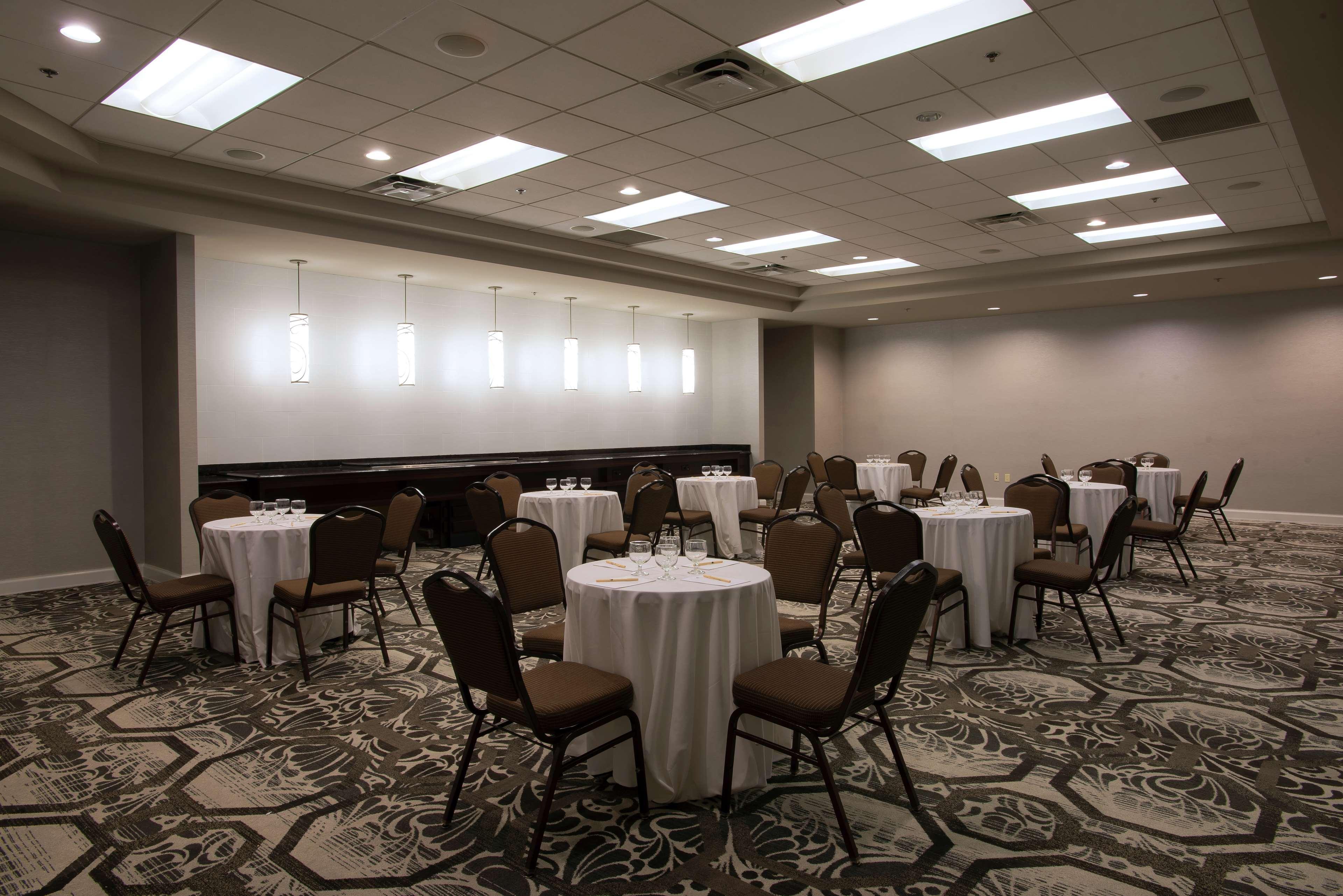 Hotel Doubletree By Hilton Downtown - Shelby 4*