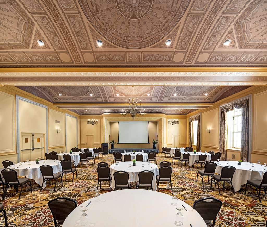 Hotel Doubletree By Hilton Downtown - Shelby Detroit