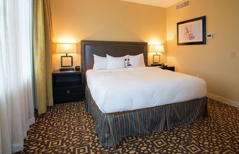 Doubletree By Hilton Downtown - Shelby Detroit