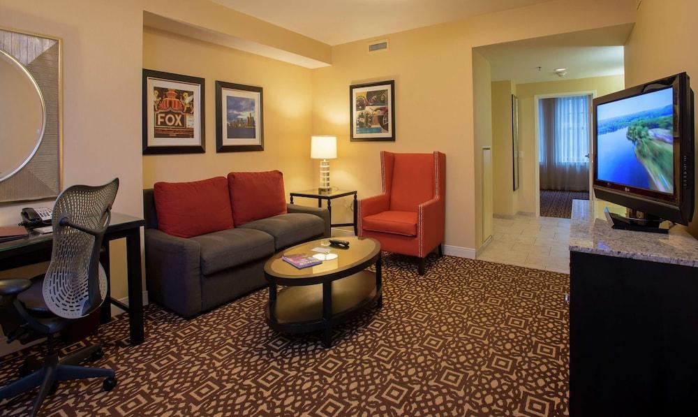 Doubletree By Hilton Downtown - Shelby Hotel Detroit