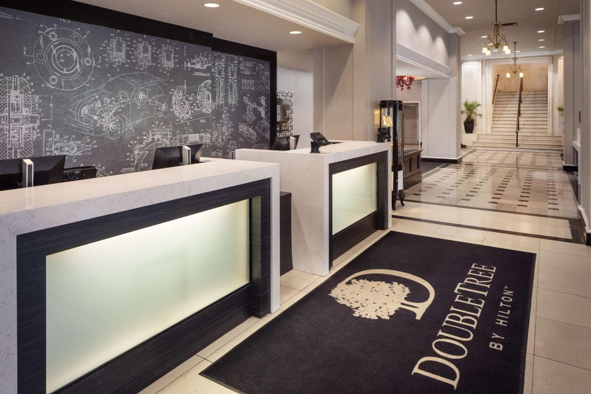 Doubletree By Hilton Downtown - Shelby Hotel