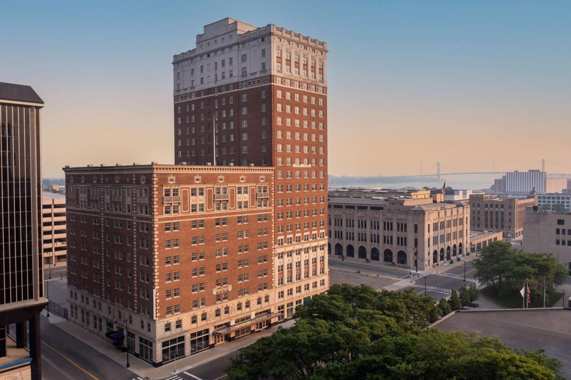 Hotel Doubletree By Hilton Downtown - Shelby