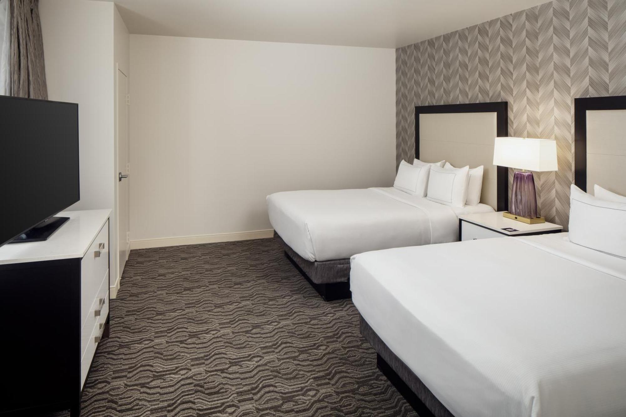 Doubletree By Hilton Downtown - Shelby Hotel 4*
